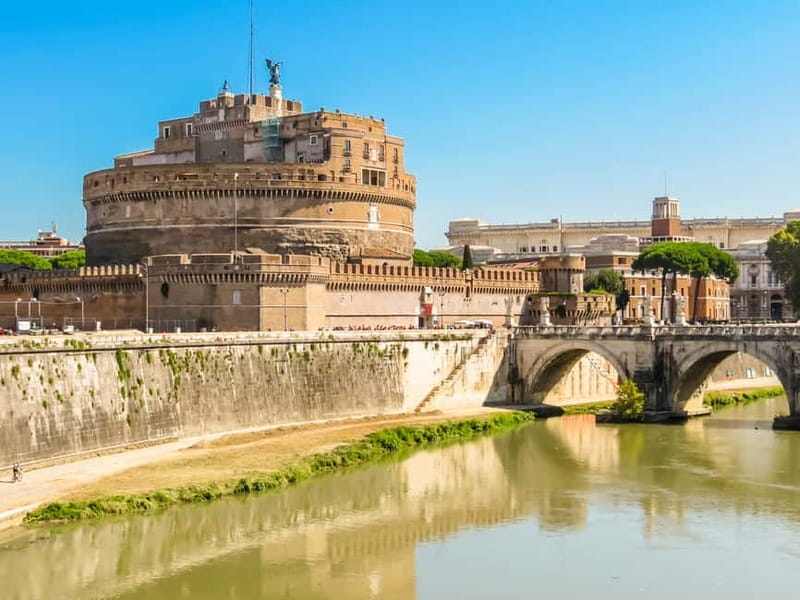 Castel Sant'Angelo Skip-the-Line Entry & Optional Audioguide - What the 5-floor route feels like: tomb to fortress to papal rooms