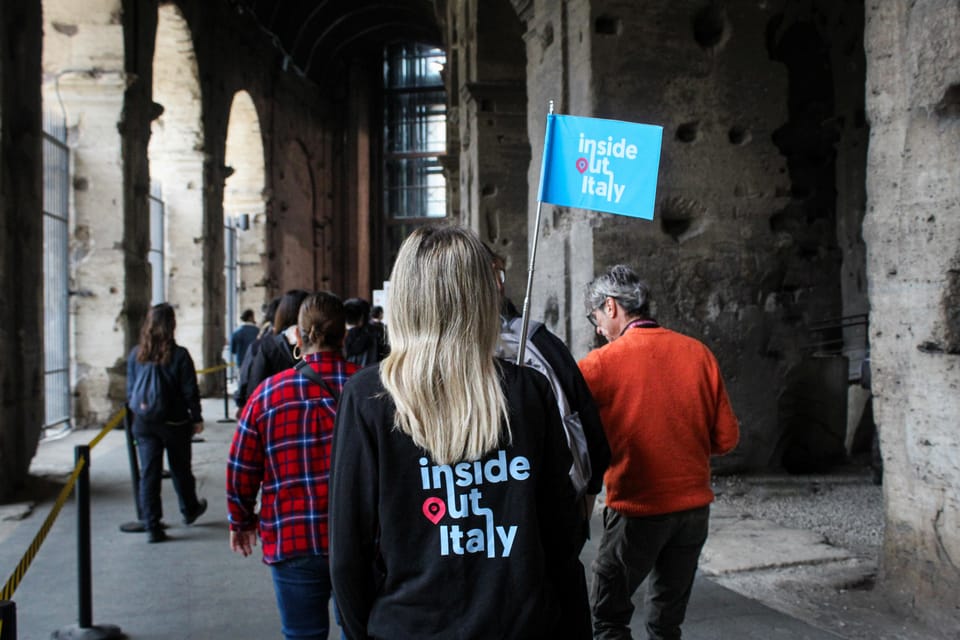 Colosseum Entry with digital audioguide and arena option - Meeting at the Arch of Constantine: how to find your host fast