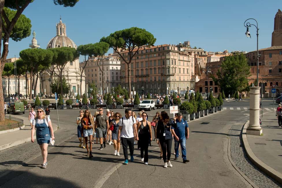 Colosseum & Roman Forum Semi-Private Guided Tour - Piazza Venezia and the Campidoglio introduction