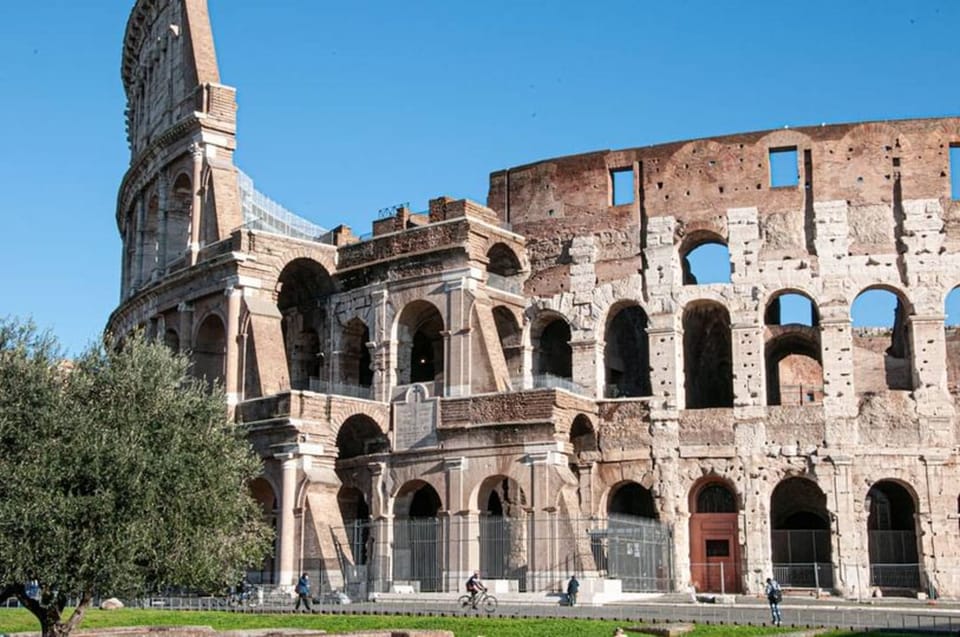 Colosseum with Arena, Forum, & Palatine Hill with Audioguide - Timed Colosseum Entry: How You Keep the Day From Slipping