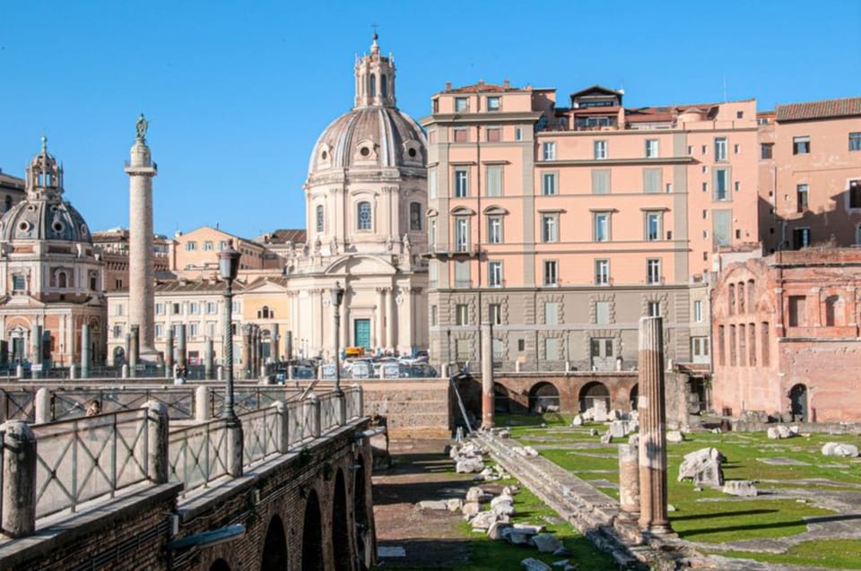 Colosseum with Arena, Forum, & Palatine Hill with Audioguide - Palatine Hill: Views and the Old Center of Gravity