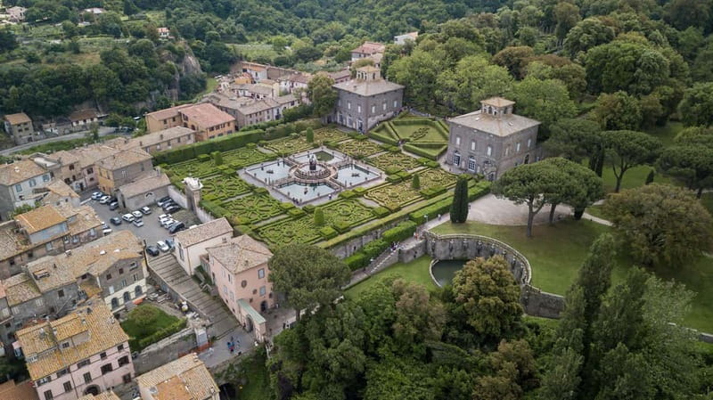 Day trip Frm Rome: Civita di Bagnoregio & Villa Lante Garden - Lunch options and the weather reality (rain gear is a big deal here)