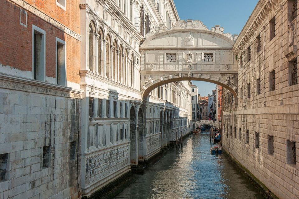 From Rome: Day Trip to Venice by High-Speed Train - Waterbus First Look: Getting Your Bearings on Arrival