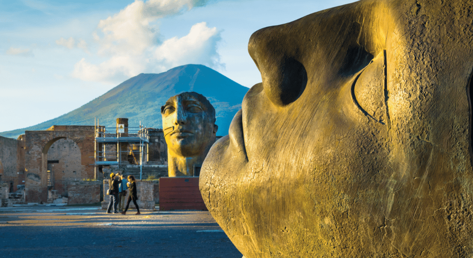 From Rome: Pompeii and Herculaneum Tour w/ High-speed Train - The pizza break: a Neapolitan meal with old-station character