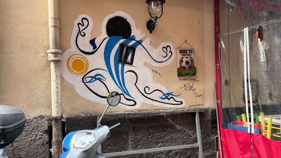 From Rome: Pompeii and Naples Day Trip by High-Speed Train - Pompeii: the guided route through streets frozen in time