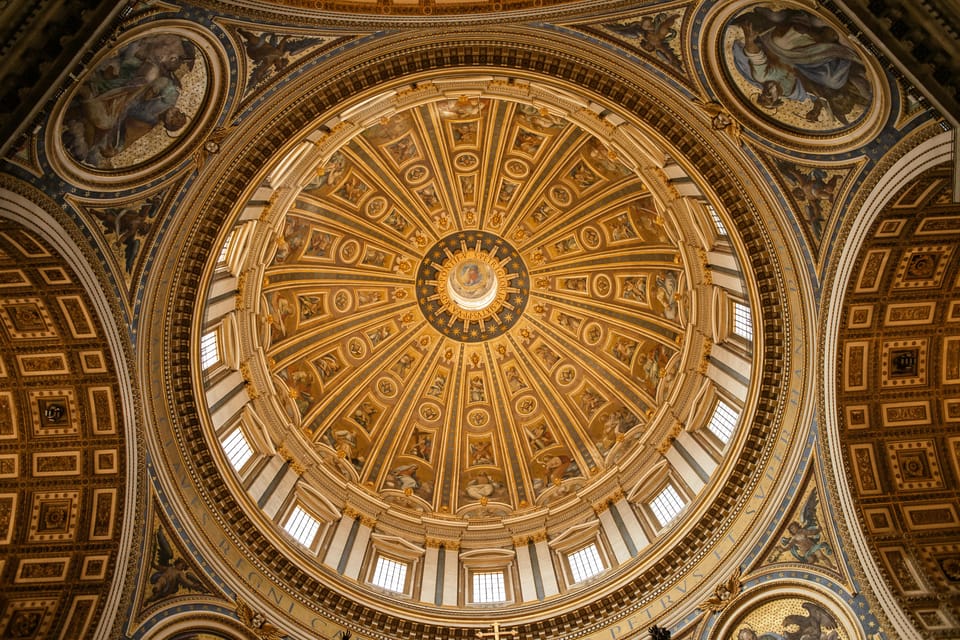 Historical and Spiritual Jorney in Papal Basilicas - St. Peter’s Square: orientation, then reverence