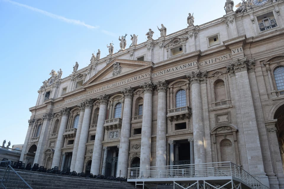 Historical and Spiritual Jorney in Papal Basilicas - Vatican Grottoes: a quieter chapter before the grand church