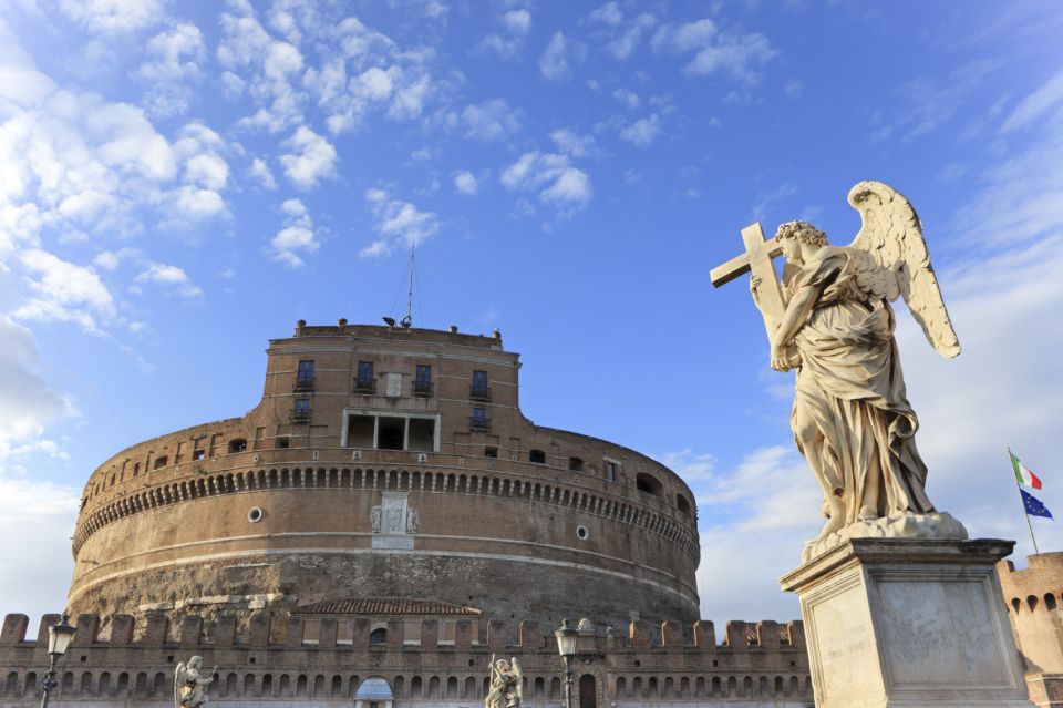 Rome: 3.5-Hour Small Group E-Bike Tour - St. Peter’s Basilica: architecture appreciation from the ride