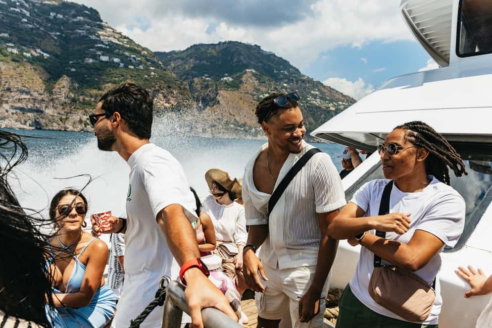 Rome: Amalfi Coast & Positano Day Trip with Coastal Cruise - The meeting point at Piazza del Popolo: the start matters