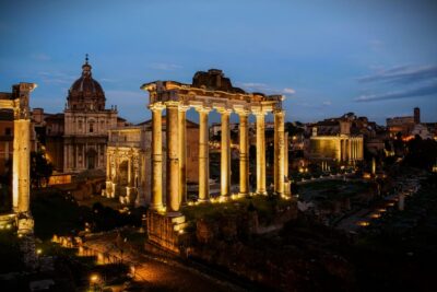 Rome: Ancient Rome Night Tour - Piazza Venezia: quick orientation and the first big view