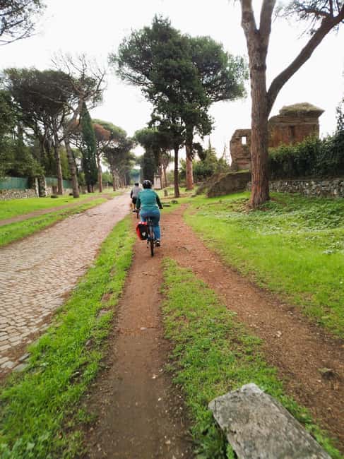 Rome: Appian Way & Catacomb Sunset E-bike Tour with Aperitif - The quick photo stops that actually help you connect the dots