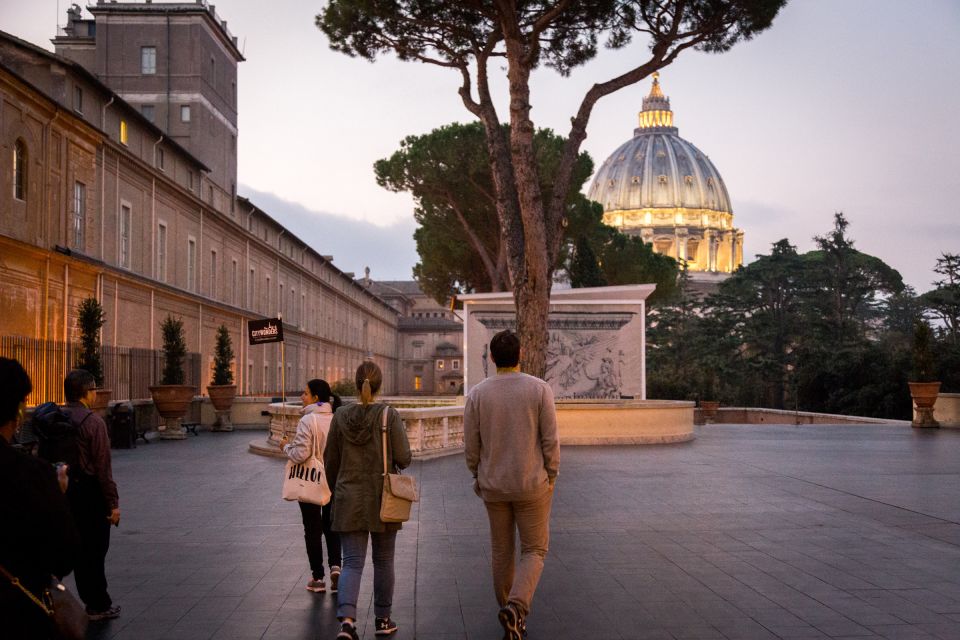 Rome: Breakfast & Tour of Vatican Museums & Sistine Chapel - Logistics That Actually Save You Stress: Meeting Point And Getting There