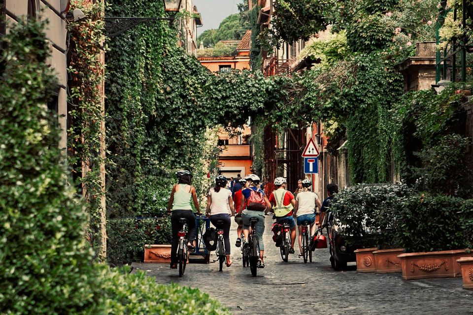 Rome: Cannondale E-Bike Tour of Top Landmarks & More - Piazza Navona and the Pantheon: two classics, one smooth ride