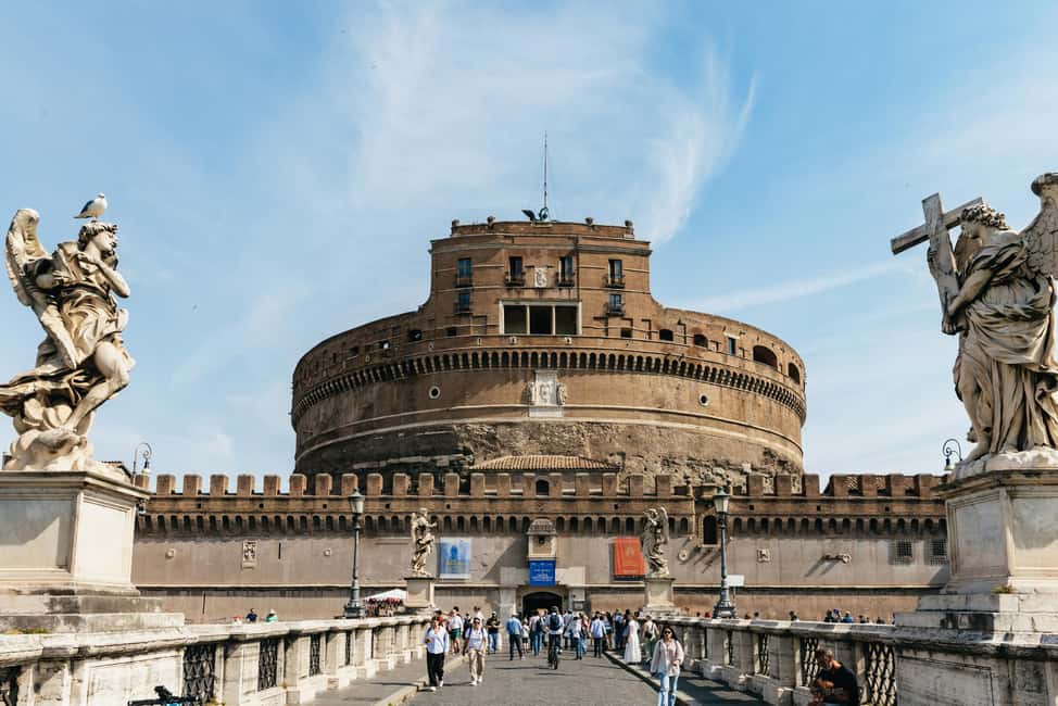 Rome: Castel Sant'Angelo Skip-the-Line Guided Tour - Skipping the line at Lungotevere Castello: how the start works