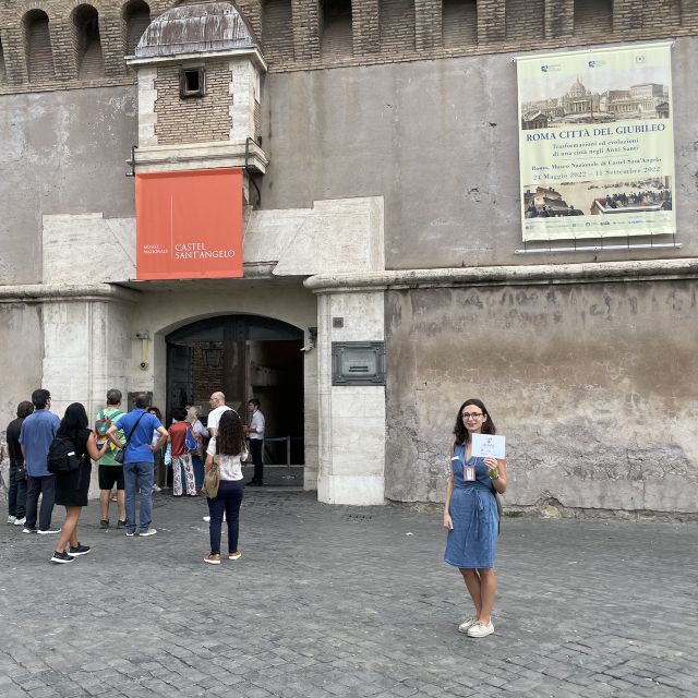 Rome: Castel Sant'Angelo Tour With Skip-the-line Access - Terrace views over the Tiber and the castle’s defenses