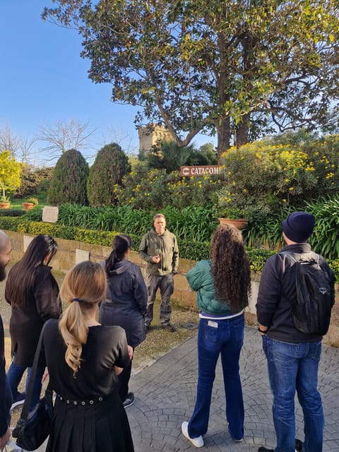 Rome: Catacombs Express ENGLISH Guided Tour - SKIP THE LINE - Best-preserved catacombs: corridors, tombs, and how the space is used