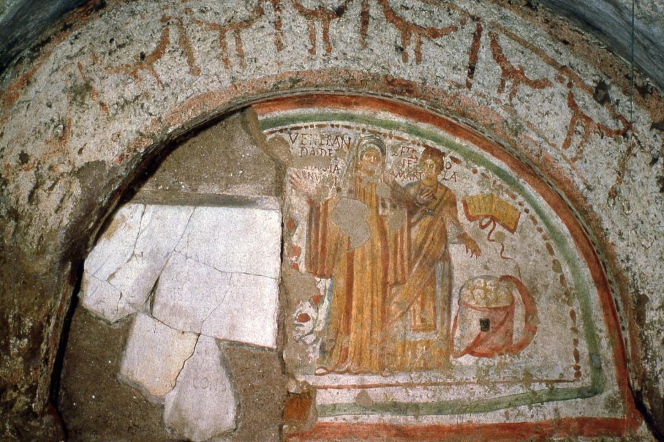Rome: Catacombs of Domitilla Entry Ticket & Guided Tour - Hypogeum of the Flavians: the two-level design and the big timeline shift