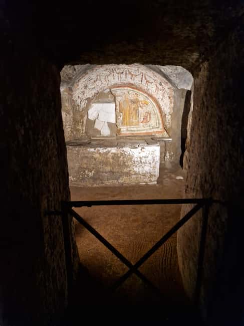 Rome: Catacombs Skip-the-Line Tour with Tickets - Inside the 2-Hour Walk: How the Catacombs Visit Unfolds