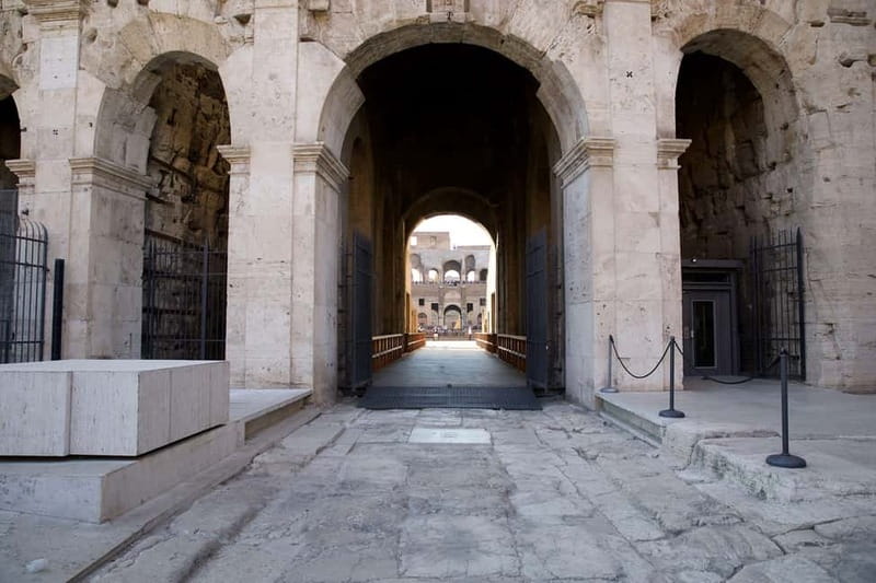 Rome: Colosseum and Ancient Rome Small Group Guided Tour - Meeting at Via del Colosseo 31: easy to find, but go early
