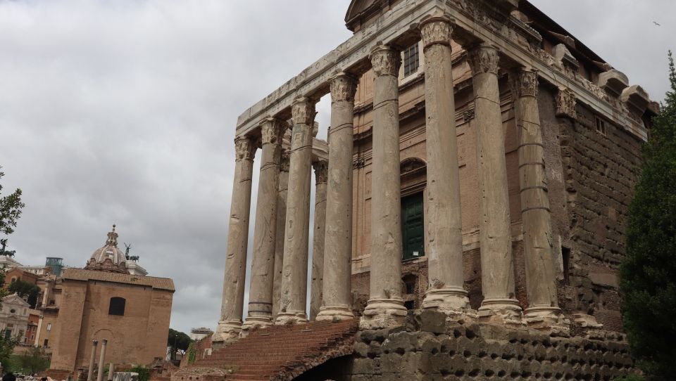 Rome: Colosseum Arena Floor, Roman Forum & Palatine Tour - Palatine Hill: empires meet the view
