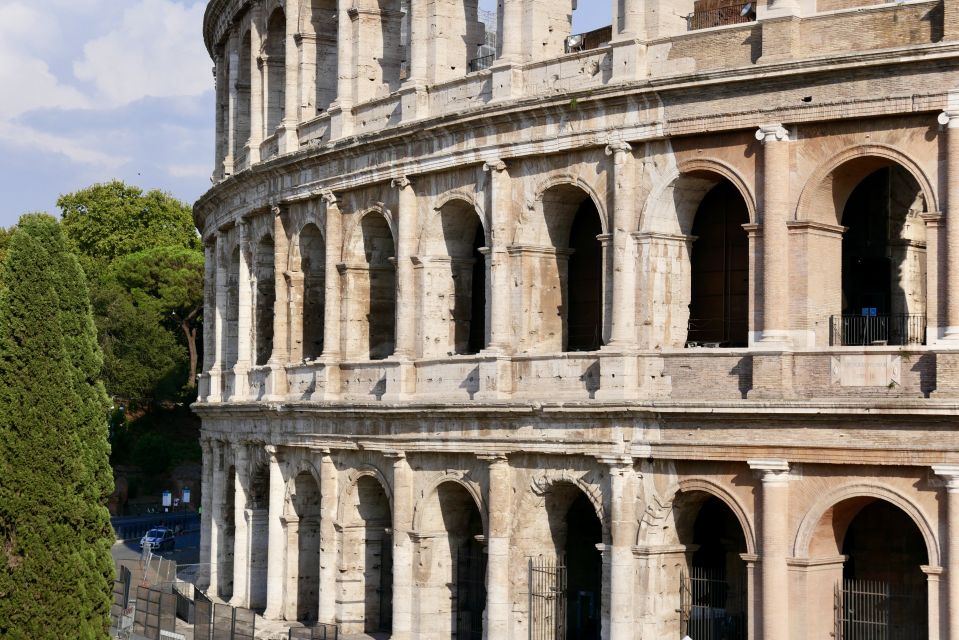 Rome: Colosseum Arena Guided Tour with Roman Forum Option - Guide style: languages, timing, and the human factor