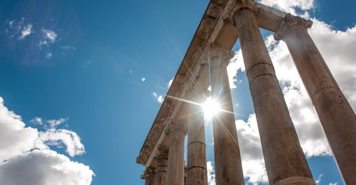 Rome: Colosseum Arena, Roman Forum & Palatine Tour - Entering the Colosseum and the value of skipping the line