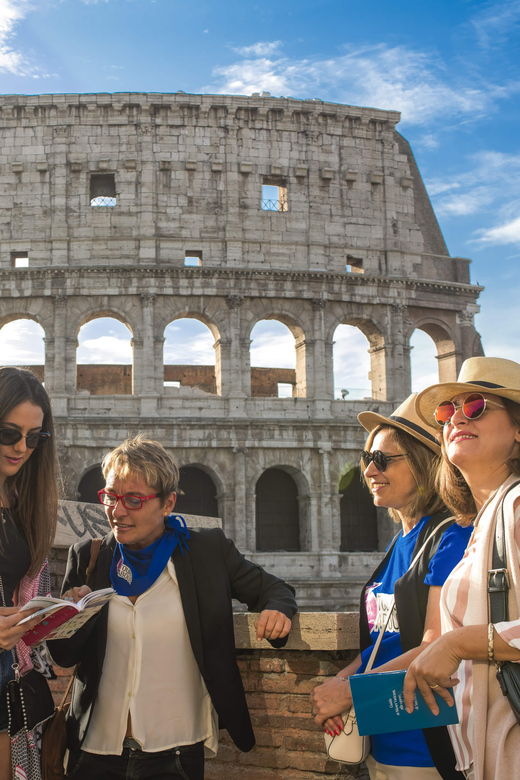 Rome: Colosseum Experience with Host and Audio Guide - Palatine Hill for Views: Elite Residences Above the City