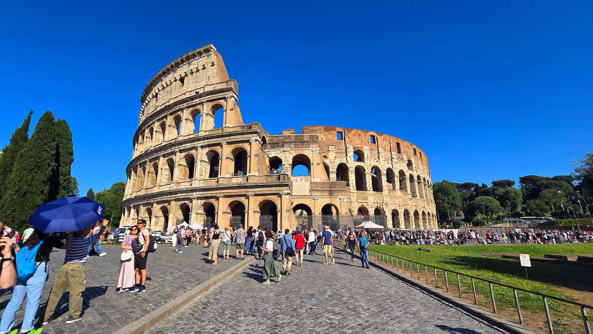 Rome: Colosseum Express Tour and Roman Forum Access - Best Photo Moment: Palatine Hill Panoramic Terrace After the Colosseum