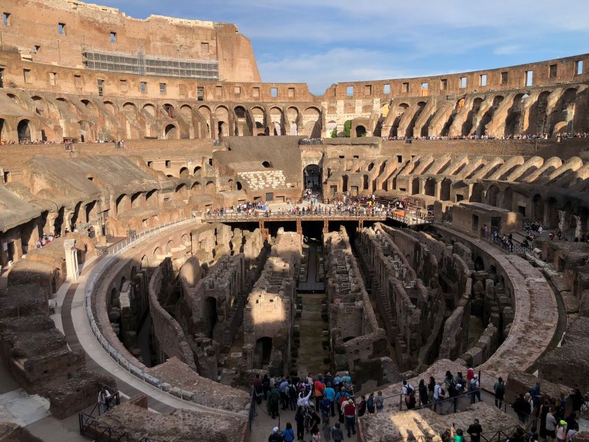 Rome: Colosseum, Forum, and Palatine Hill Guided Tour - Palatine Hill: the view, the palaces, and the elite lifestyle