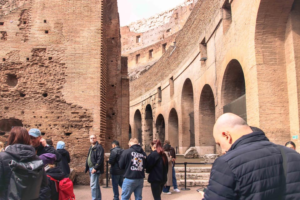 Rome: Colosseum & Forum with Audio Guide App -Optional Arena - Roman Forum and Palatine Hill: the city behind the headlines