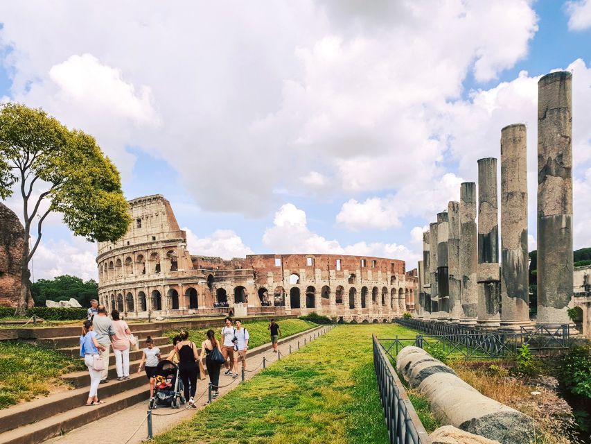 Rome: Colosseum, Palatine Hill and Roman Forum Guided Tour - The Roman Forum and Via Sacra: The Ruins That Explain Each Other