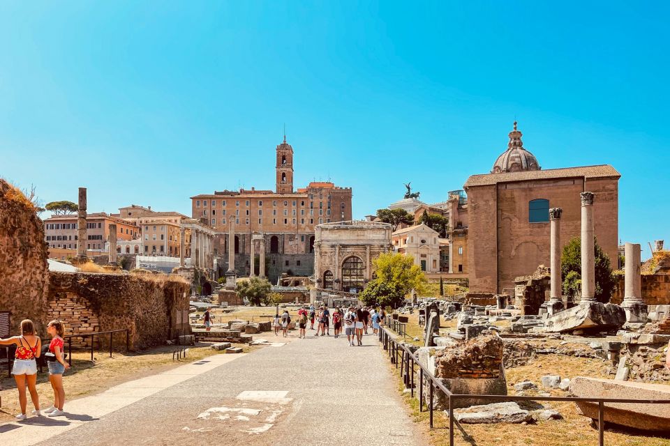 Rome: Colosseum, Palatine Hill and Roman Forum Guided Tour - Roman Forum: the politics stage where temples and basilicas set the scene