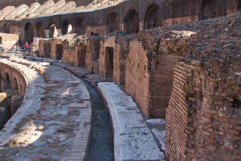 Rome: Colosseum, Roman Forum, and Palatine Hill Ancient Tour - The arches of Tito and Constantine (and why they’re more than decoration)