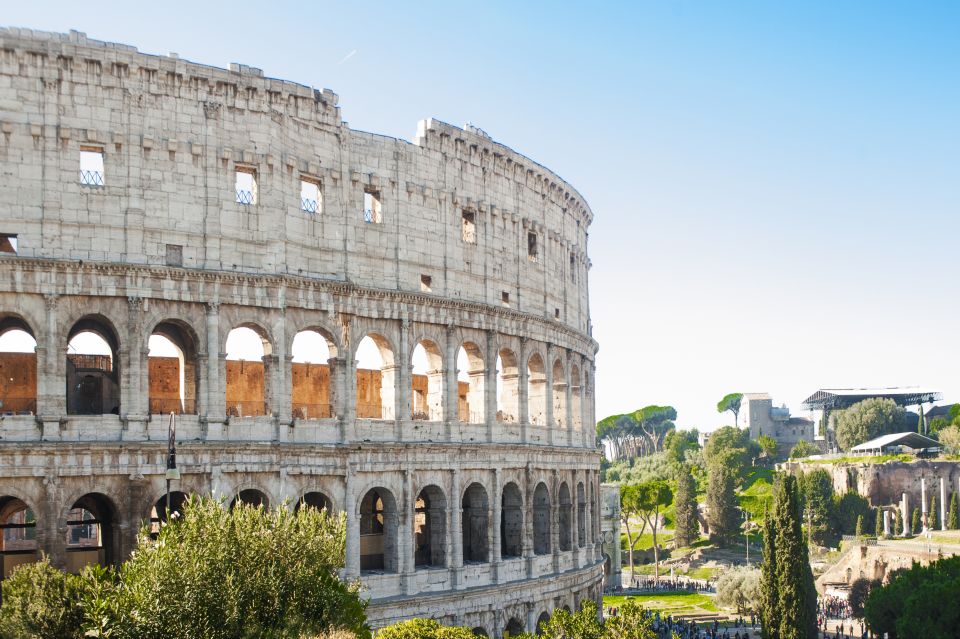 Rome: Colosseum, Roman Forum & Palatine Hill Tour - Colosseum access: how the tour gets you in and into the story