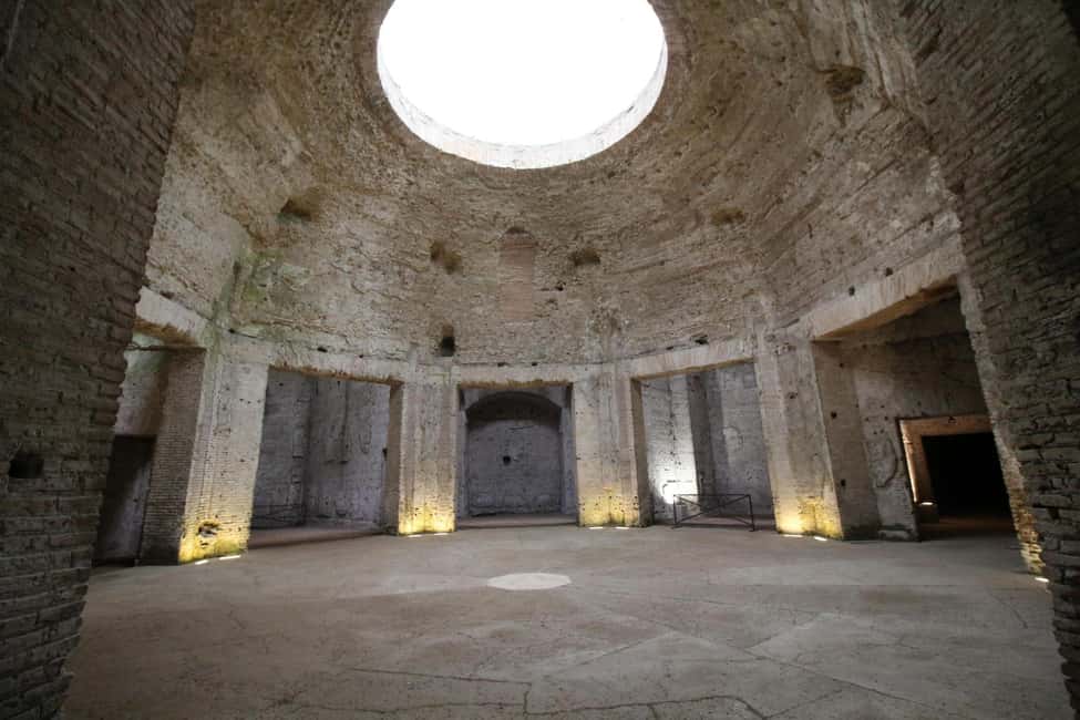 Rome: Domus Aurea Guided Tour and Virtual Reality Experience - Oculus VR inside Domus Aurea: the Golden Vault moment