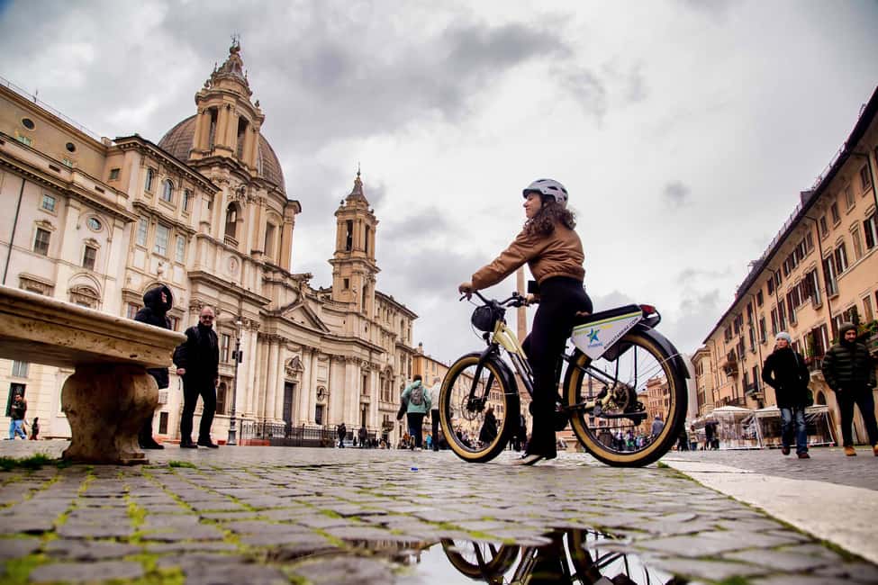 Rome: Early Morning eBike Tour - Colosseum in 3D: seeing the building as it once looked