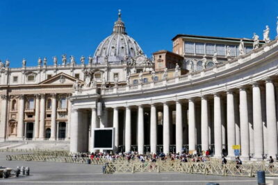 Rome: Guided Tour of St. Peter's Basilica, Grottoes & Square - St. Peter’s Square First: Bernini’s Optical Tricks in Plain Sight