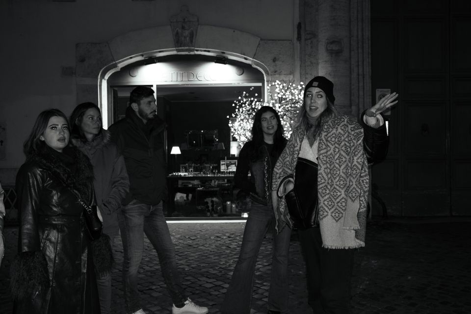Rome: Murder Mysteries of Rome Guided Walking Tour - Via Giulia and Via dell’Arco dei Banchi: crime hiding in plain sight