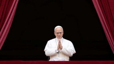 Rome: Papal Audience Experience with Pope Leo XIV - Meeting in the center of the square: Bar L’Ottagona and coordinator Sandra