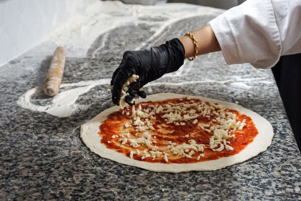 Rome: Pizza and Tiramisu Cooking Class in Piazza Navona - Booking Tips and Timing That Make the Class Go Smoothly