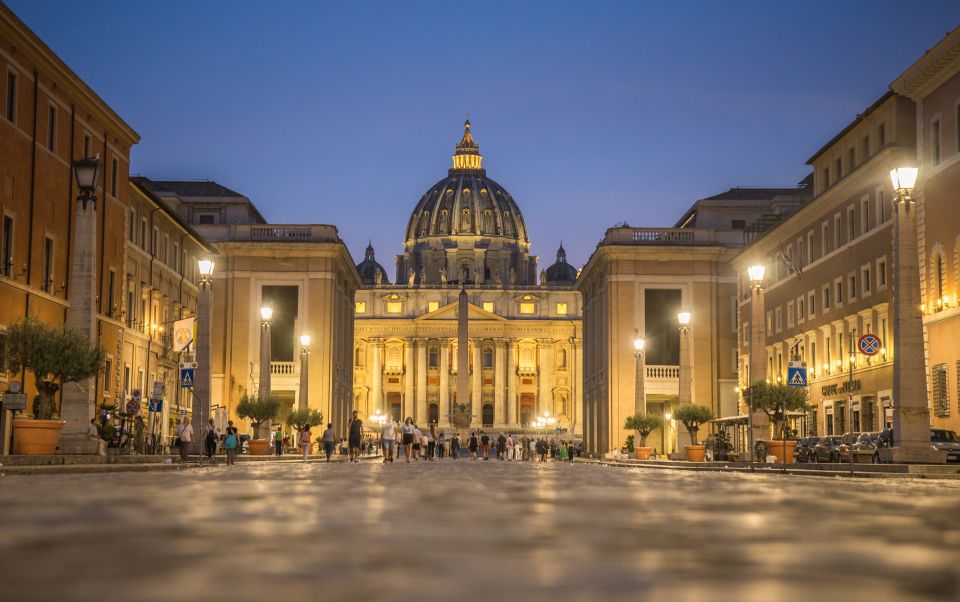 Rome: Small-Group Night Tour with Pizza and Gelato - St. Peter’s Basilica after dark: art, faith, and a final big stop