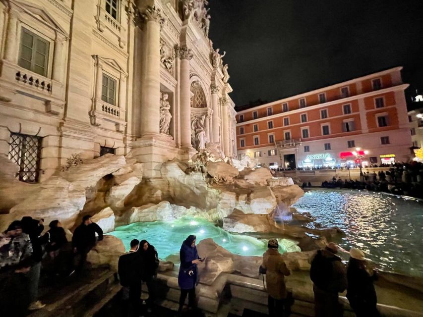Rome: Spanish Steps, Trevi, Navona and Pantheon Sunset Tour - That extra detour between the big hits
