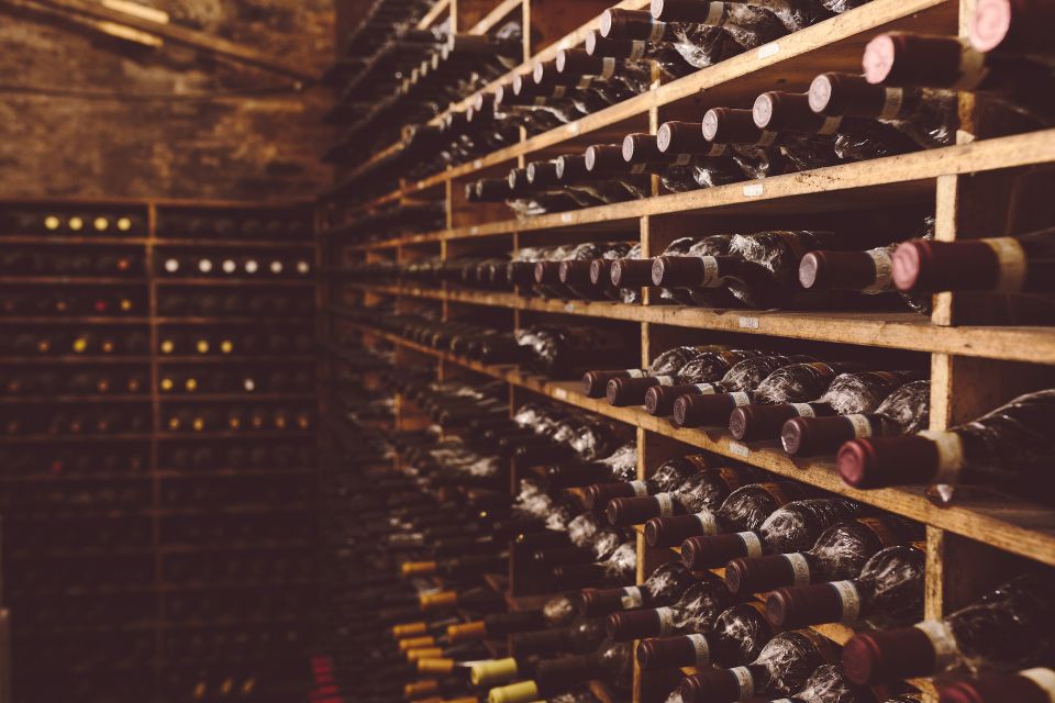 Rome: Twilight Trastevere Food Tour with Wine Tasting - A 150-year-old wine cellar stop: Spirito di Vino and why it matters