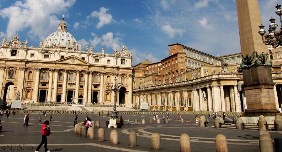 Rome: Vatican City and Catacombs Full-Day Guided Tour - Vatican Museums skip-the-line: what guided time buys you