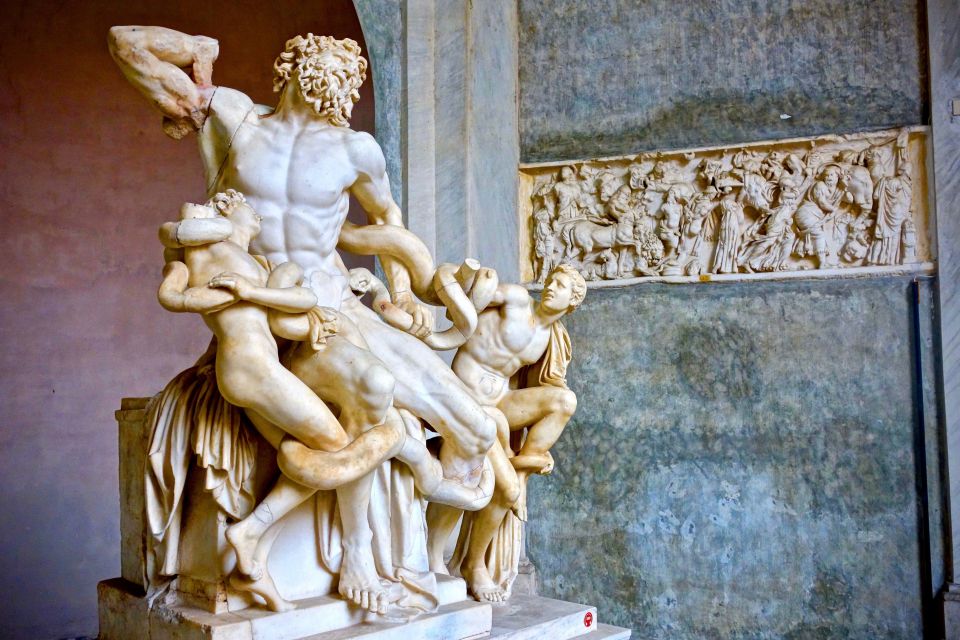 Rome: Vatican, Sistine Chapel & St. Peter's Basilica Tour - Guides, headsets, and languages: how the tour stays clear in the chaos