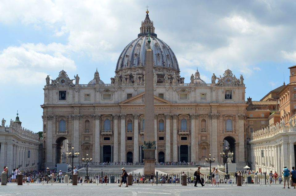 Rome: Vatican & Sistine Chapel Tour + Optional Colosseum - The Sistine Chapel: how the timing actually helps you see