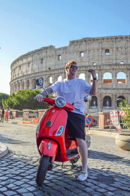 Rome: Vespa scooter tour "When in Rome" - Colosseum Stop: A 15-Minute Hit That Sets the Tone