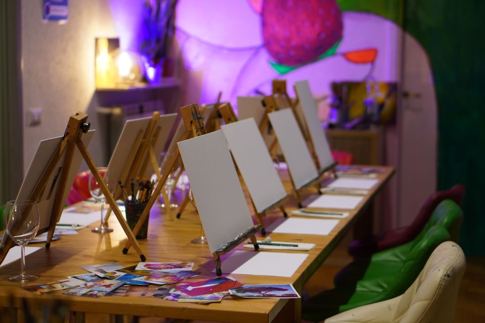 Rome: Wine and Paint Experience in Piazza Navona - A Couple of Practical Tips That Improve Your Night