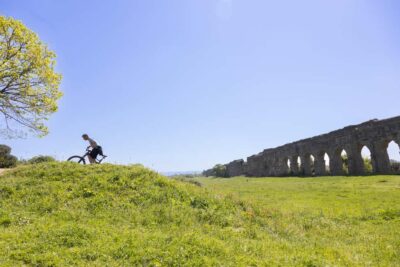 Rome:Appian Way E-bike Tour with Catacombs, Aqueducts & Food - The CUBE PRO 120 setup: comfort and control on uneven ground
